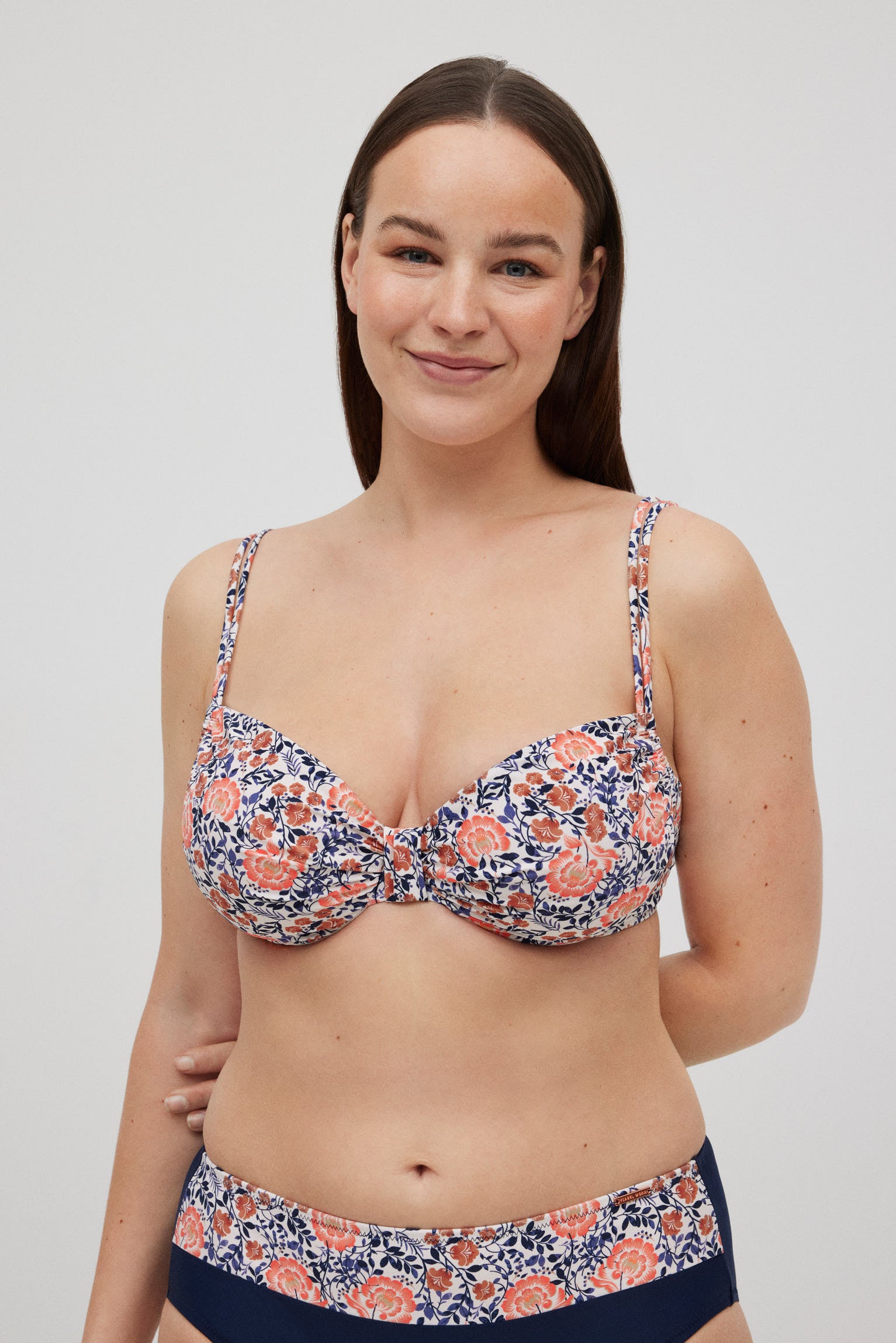 82962-1-top-aro-reductor-bikini-estampado-flores-ysabel-mora-multicolor