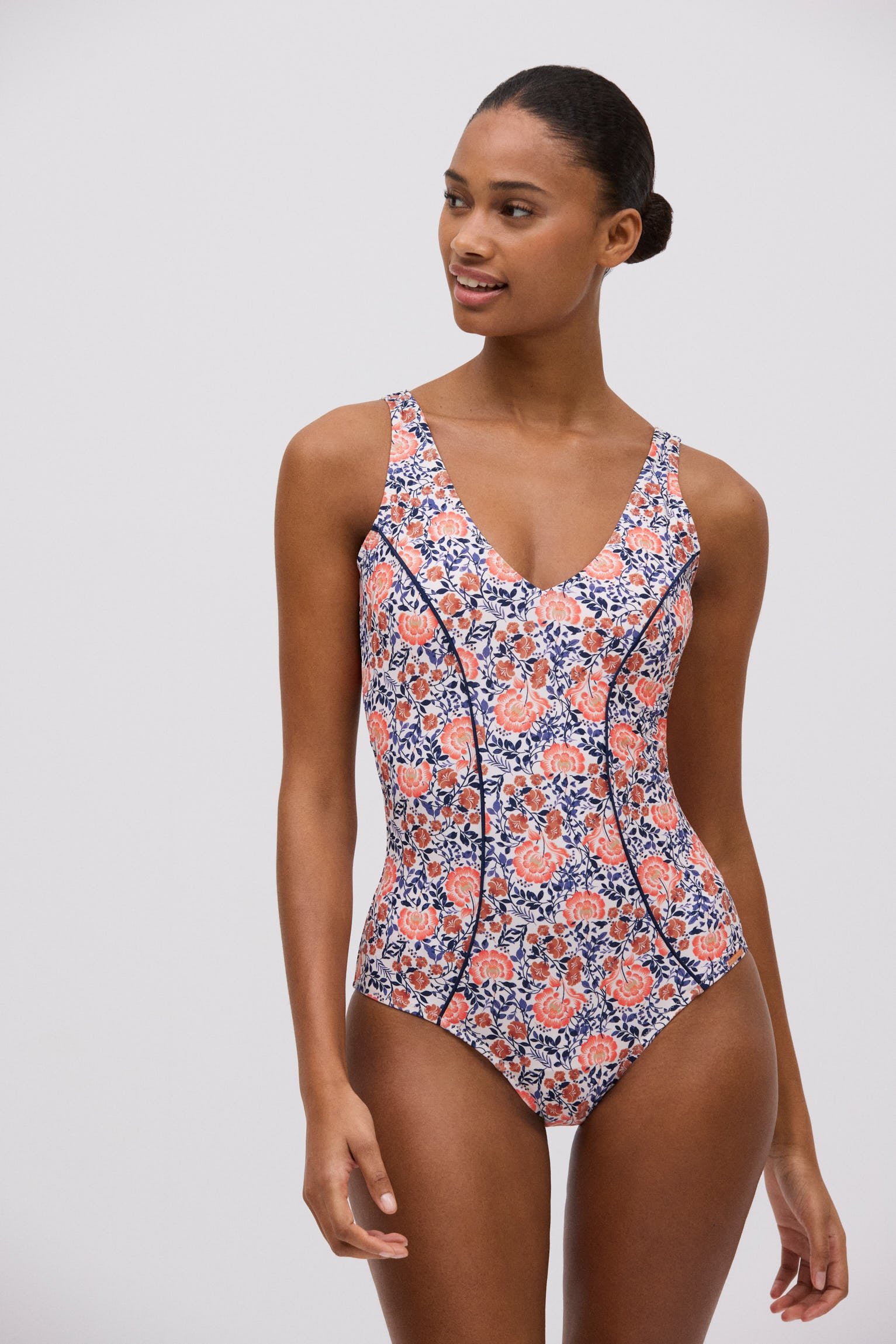 82964-1-banador-reductor-estampado-flores-mujer-ysabel-mora-multicolor