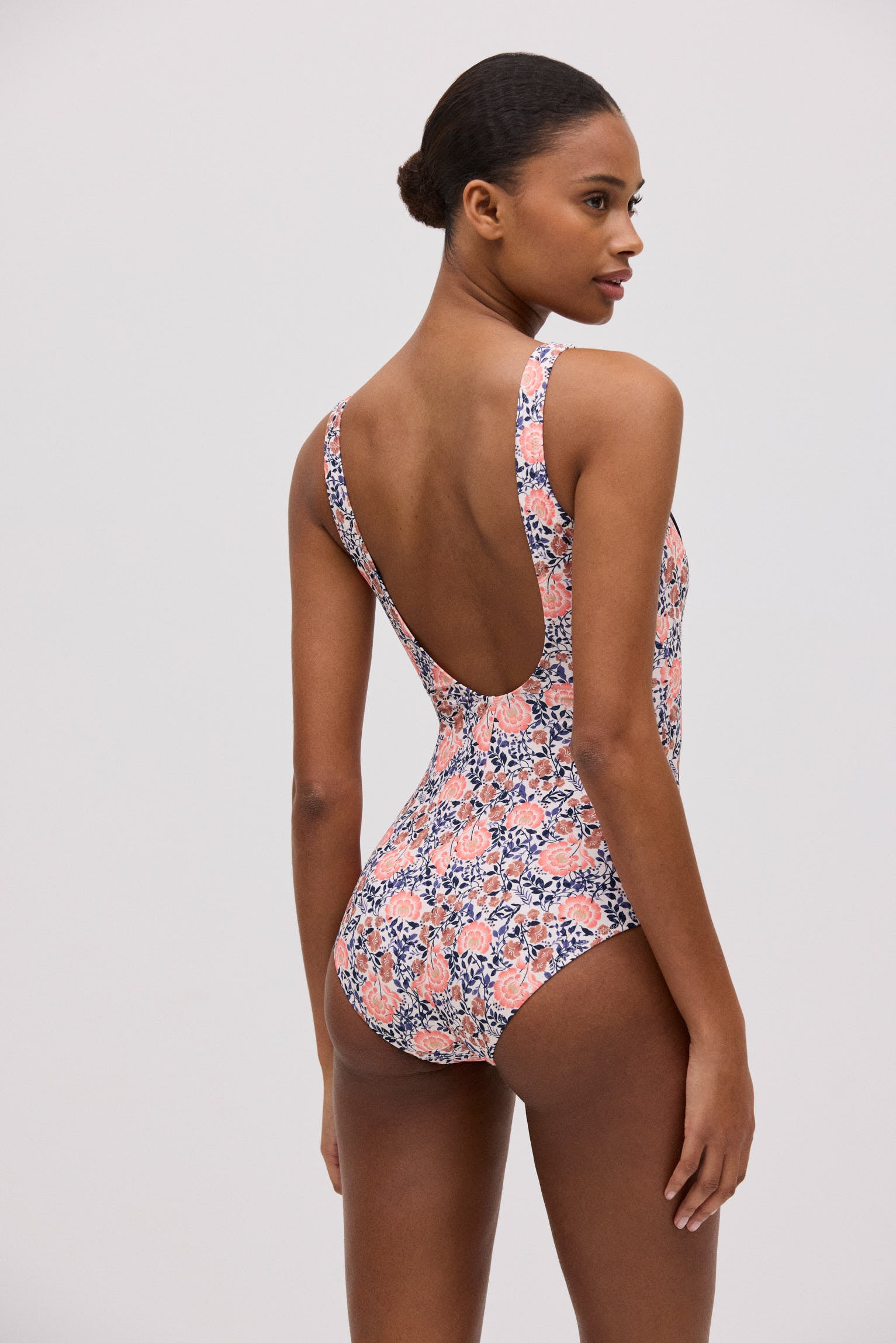 82964-2-banador-reductor-estampado-flores-mujer-ysabel-mora-multicolor