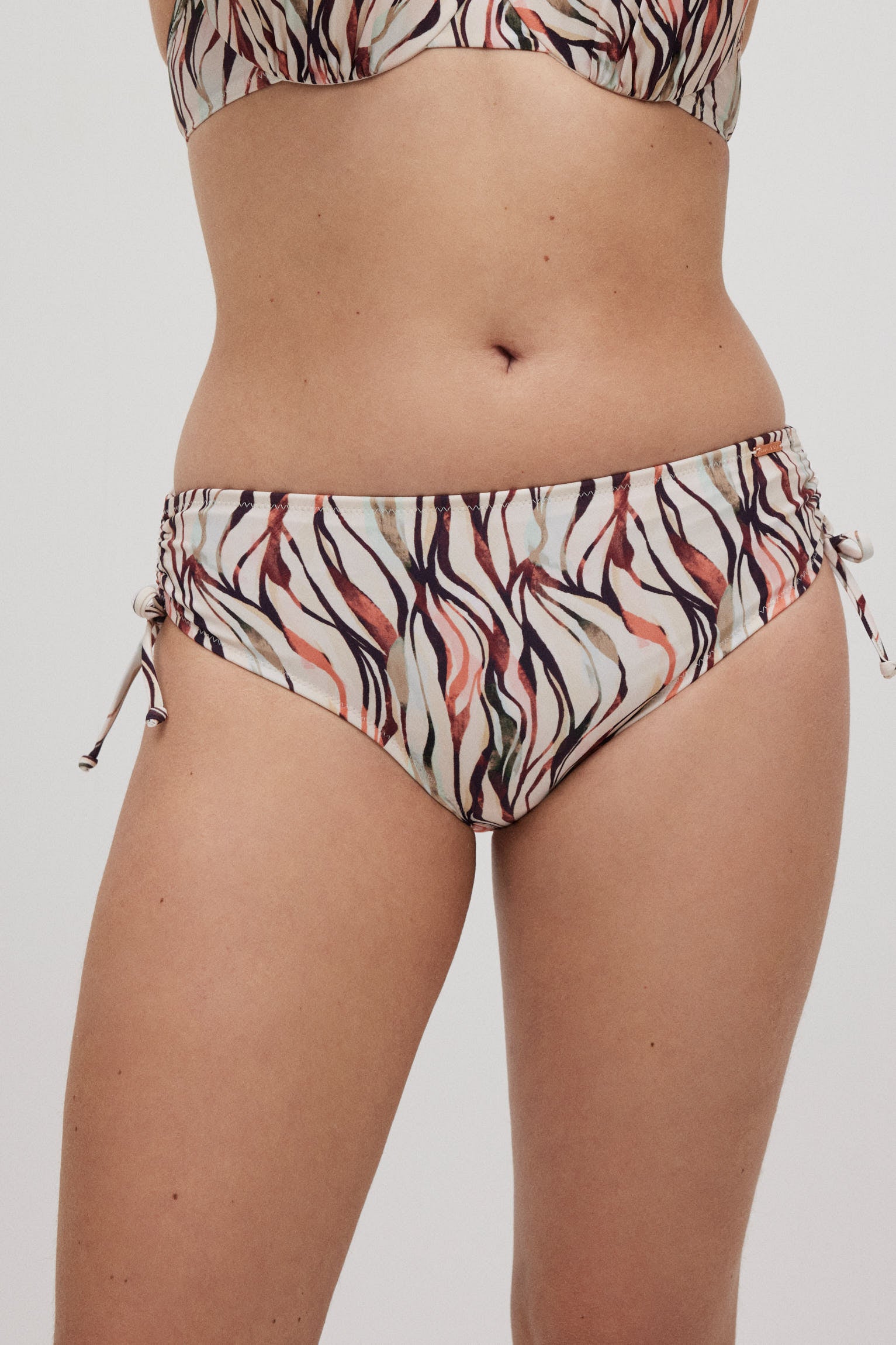 82972-1-braga-reductora-estampada-mujer-ysabel-mora-multicolor