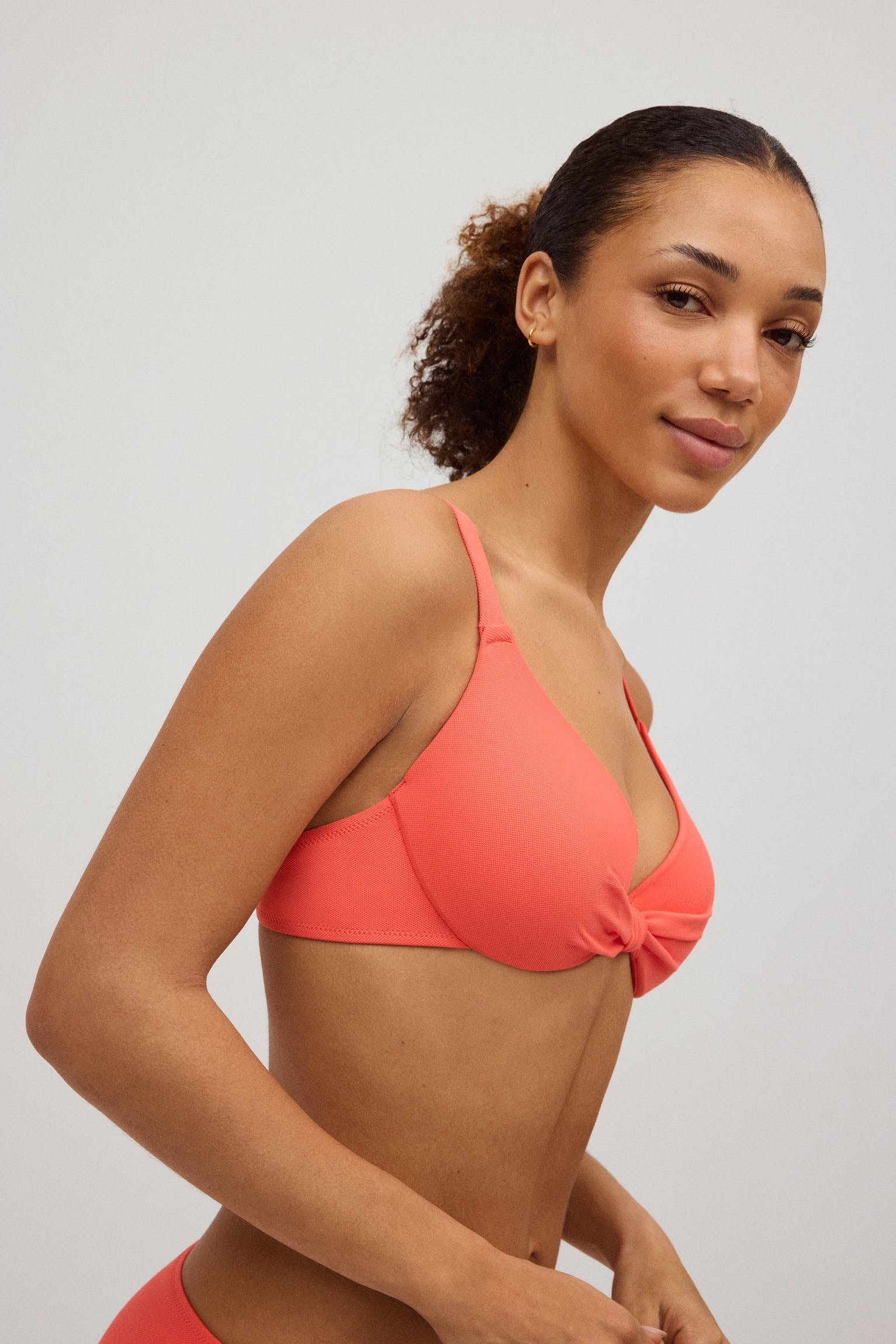 82995-9-top-aro-bikini-mujer-ysabel-mora-coral