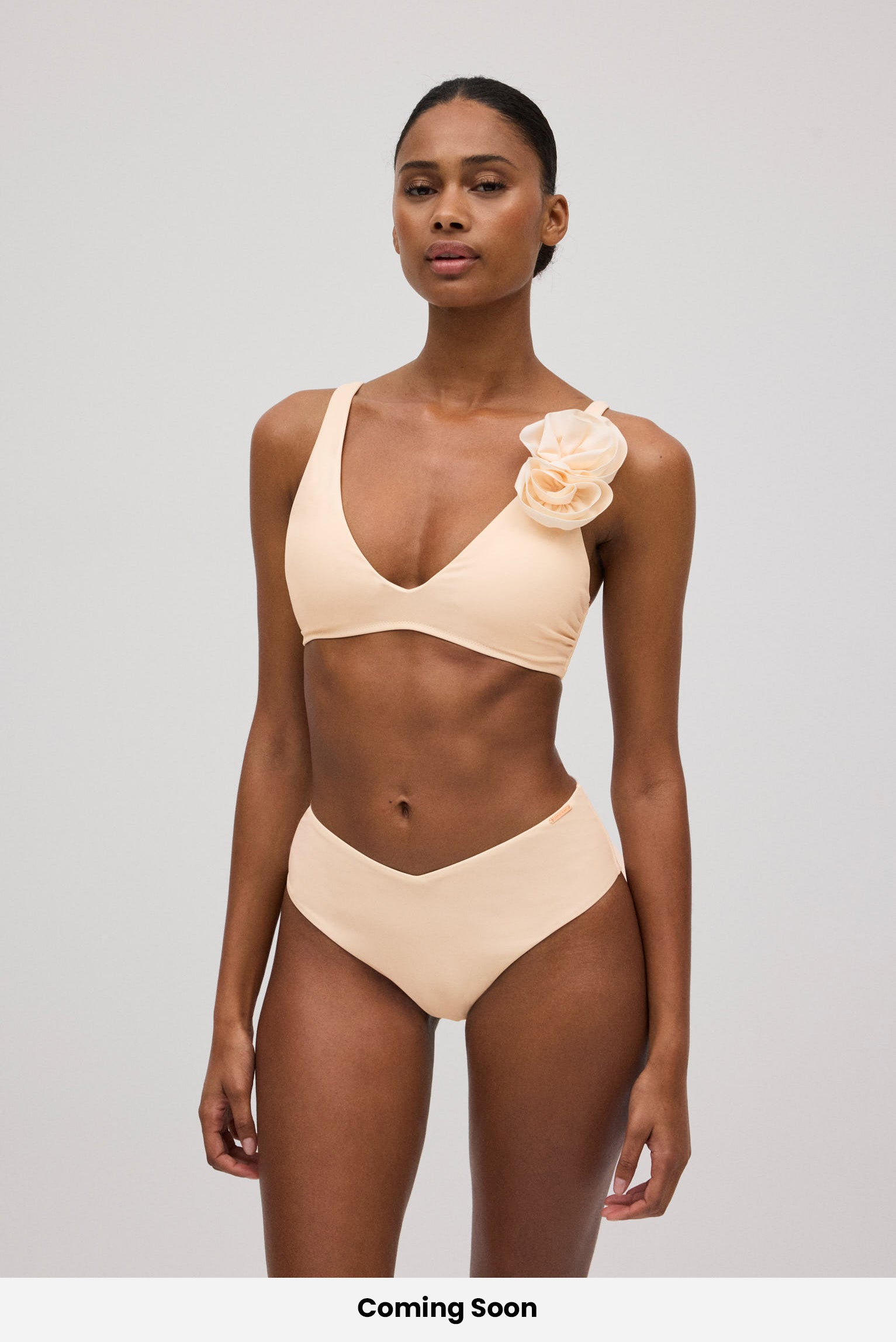 Ensemble bikini triangle à fleurs et culotte midi ivoire à taille en V