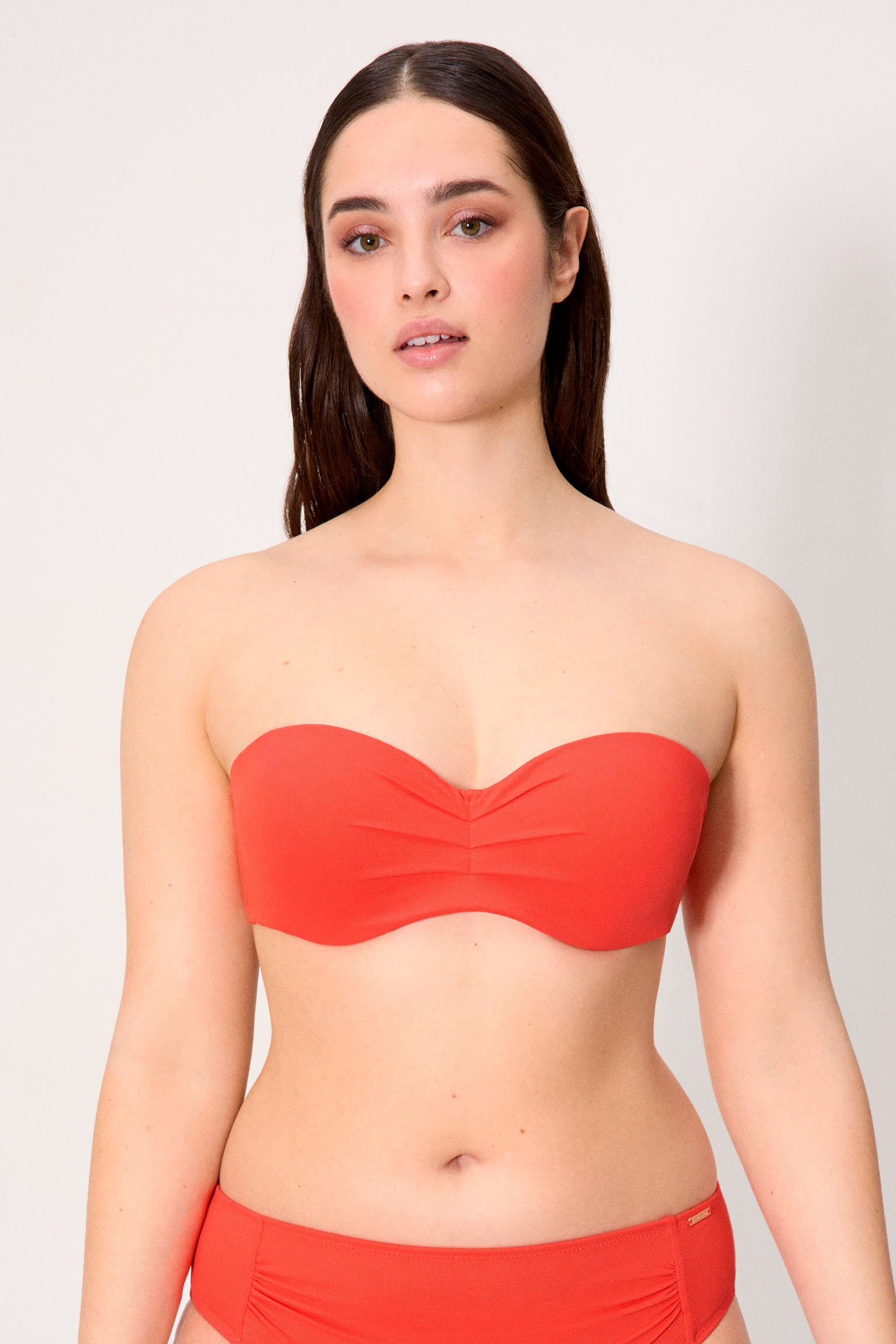 83326-vivid-coral-top-bikini-mujer-bandeau-micropique-coral-copa-c--ysabel-mora