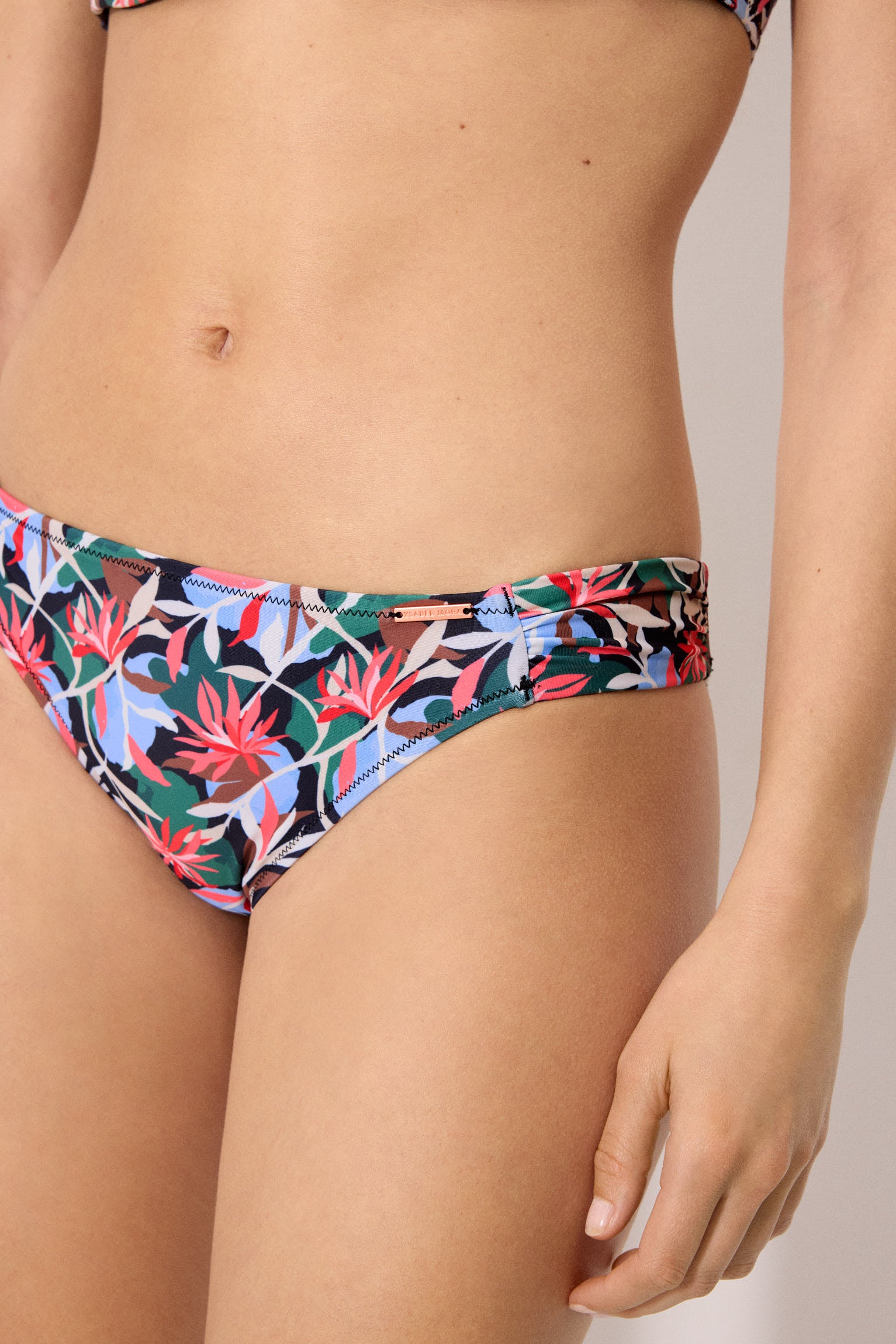 83340--conjunto-de-bikini-mujer-bandeau-estampado-tropical-copa-b--ysabel-mora