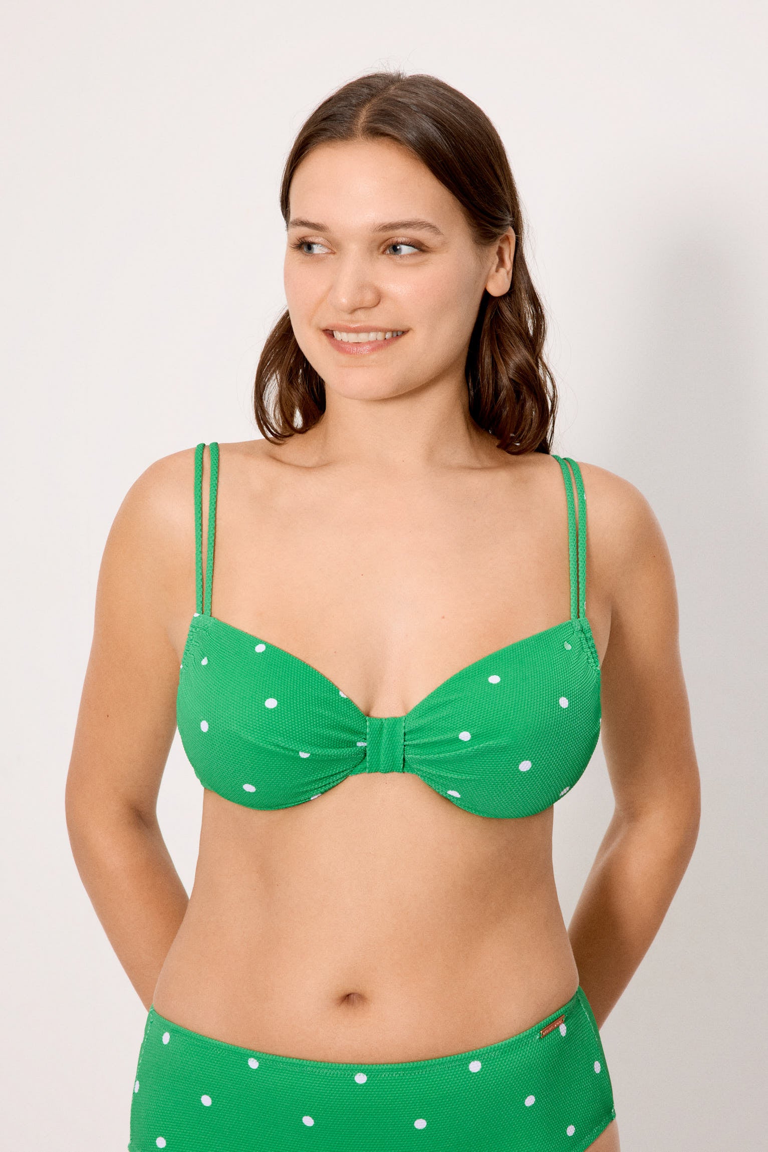 Haut de bikini vert à pois en piqué, bonnet D