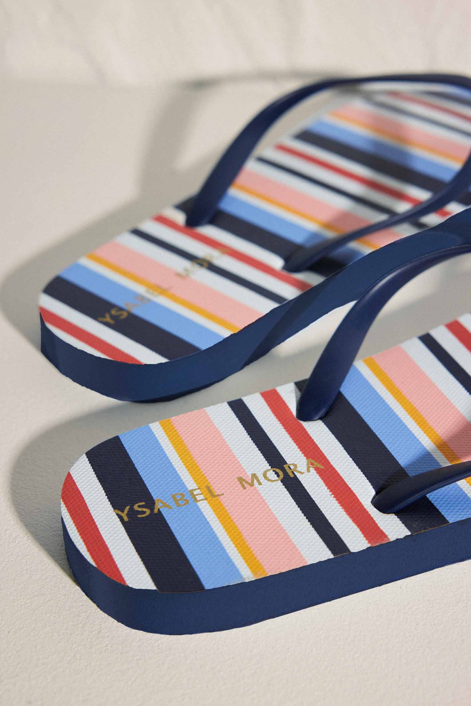 Tongs de plage plates à rayures multicolores pour femmes