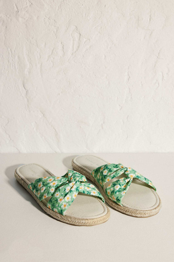 Sandales plates à imprimé fleuri et semelle intérieure confort verte