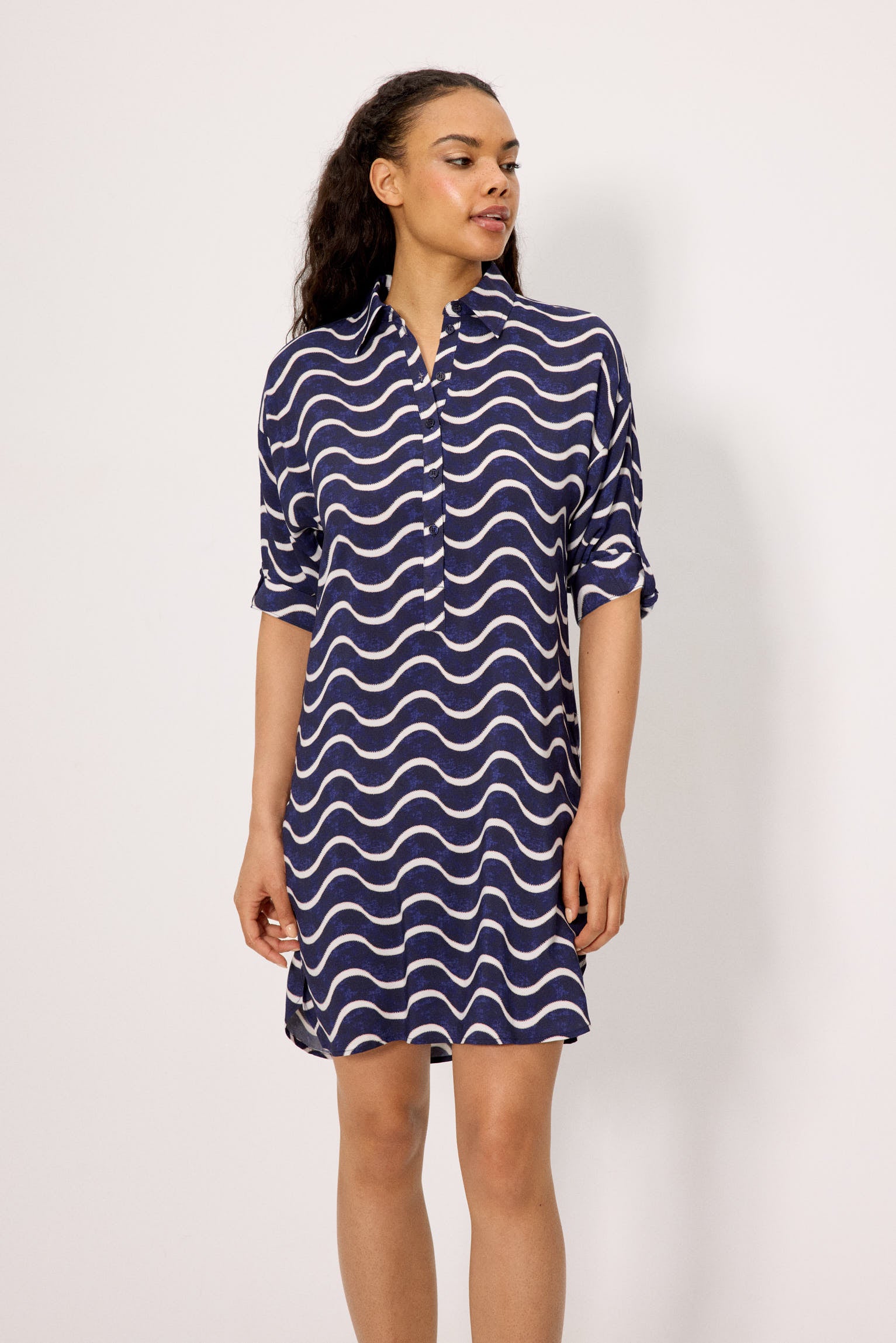 Vestido corto media manga estampado ondas - Ysabel Mora