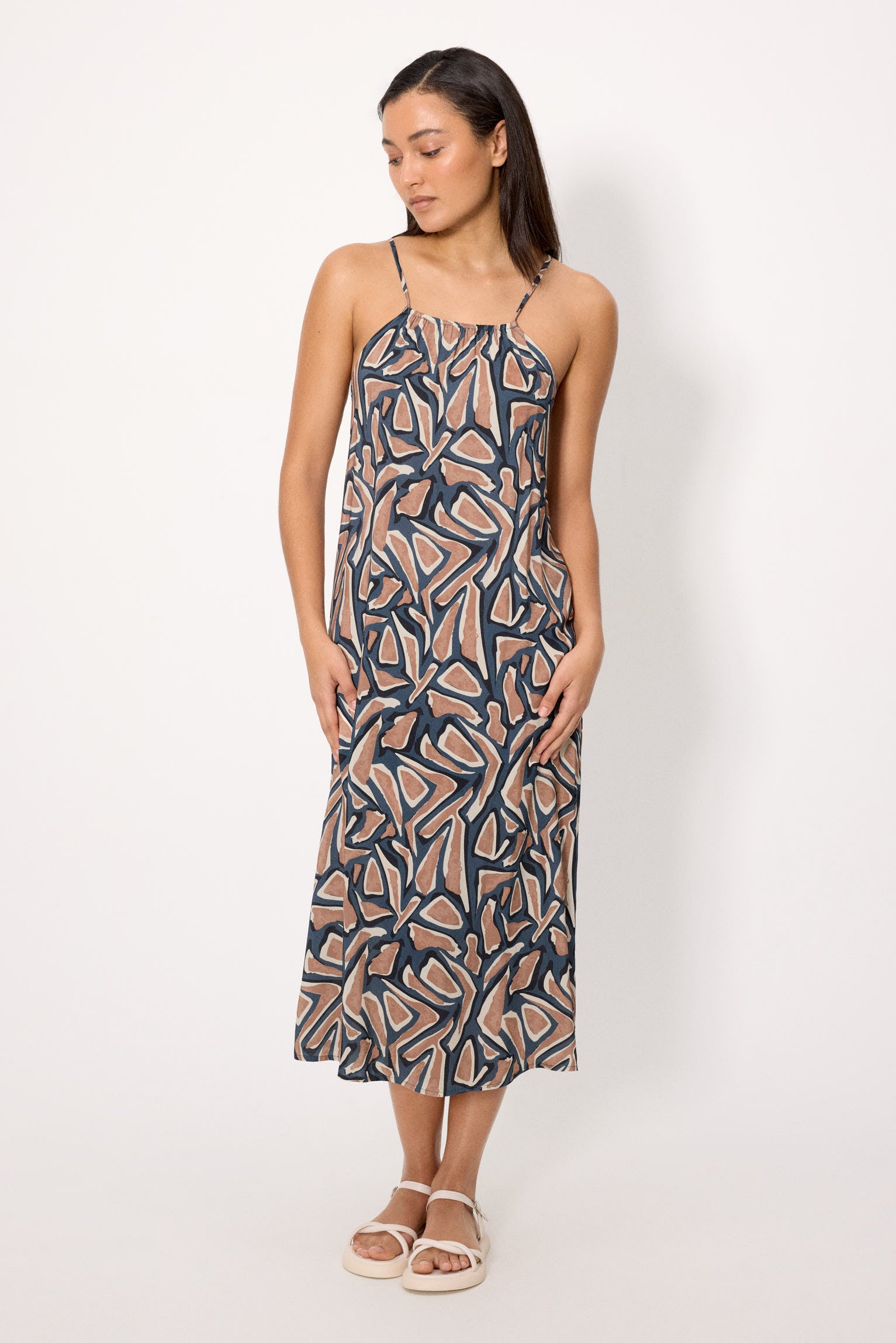 86226-vestido-mujer-verano-largo-tirantes-estampado