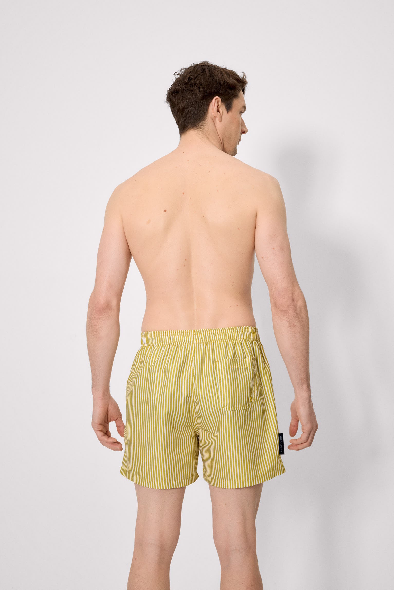 maillot de bain une pièce à rayures jaunes