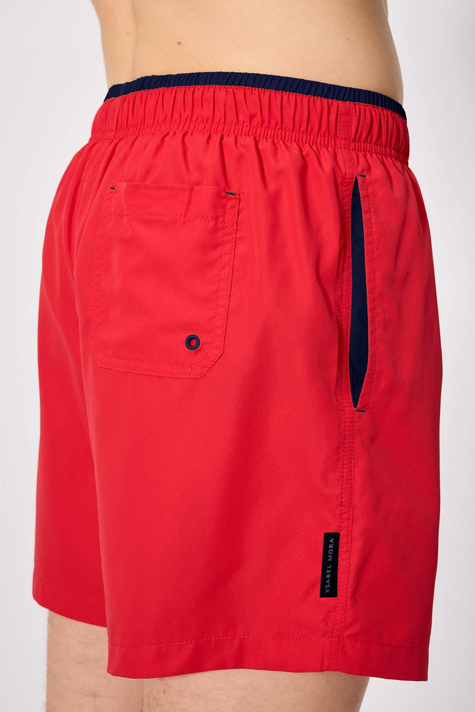 Demi-maillot de bain avec détail rouge à la taille