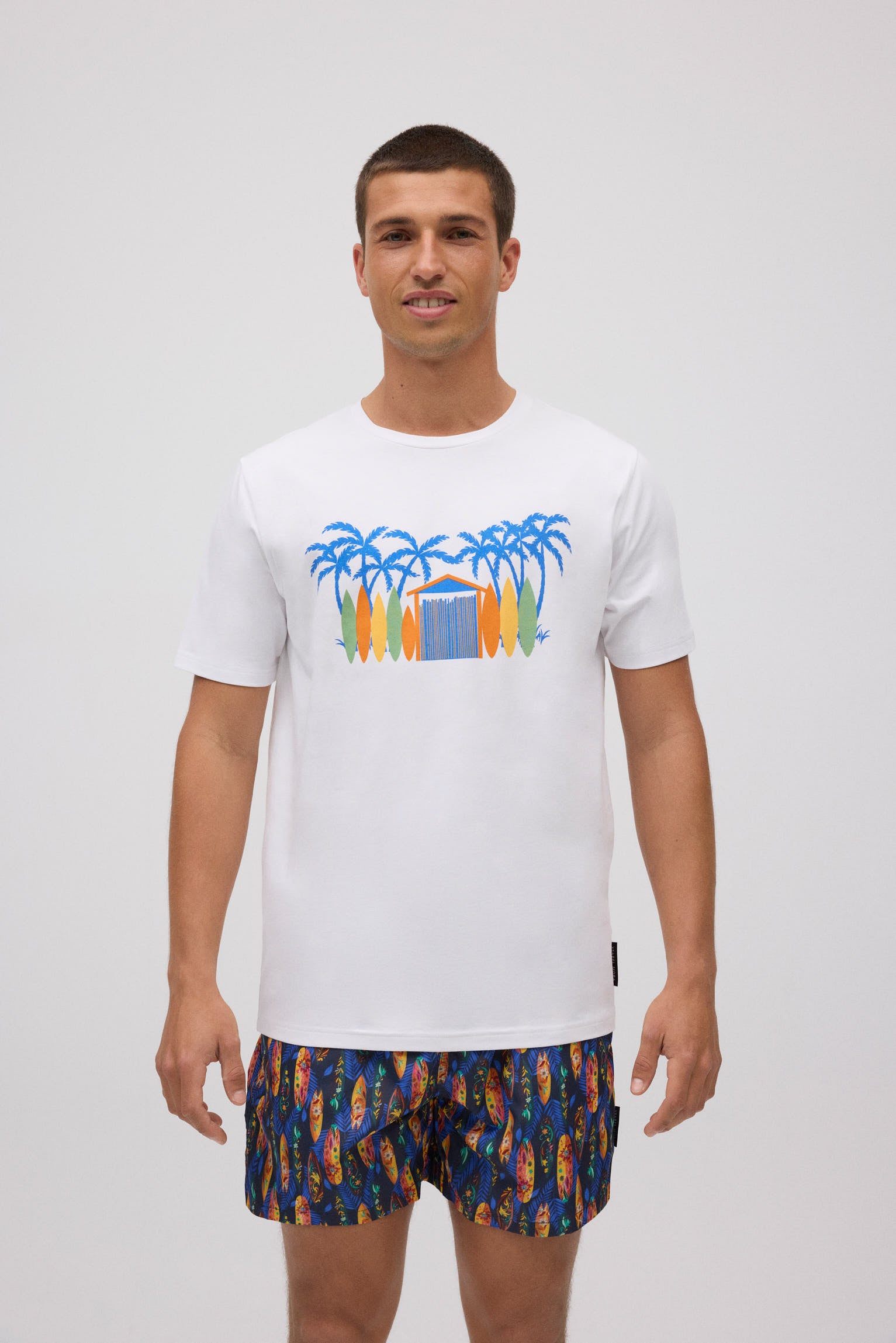 90514-camiseta-manga-corta-estampada-tablas-surf-009