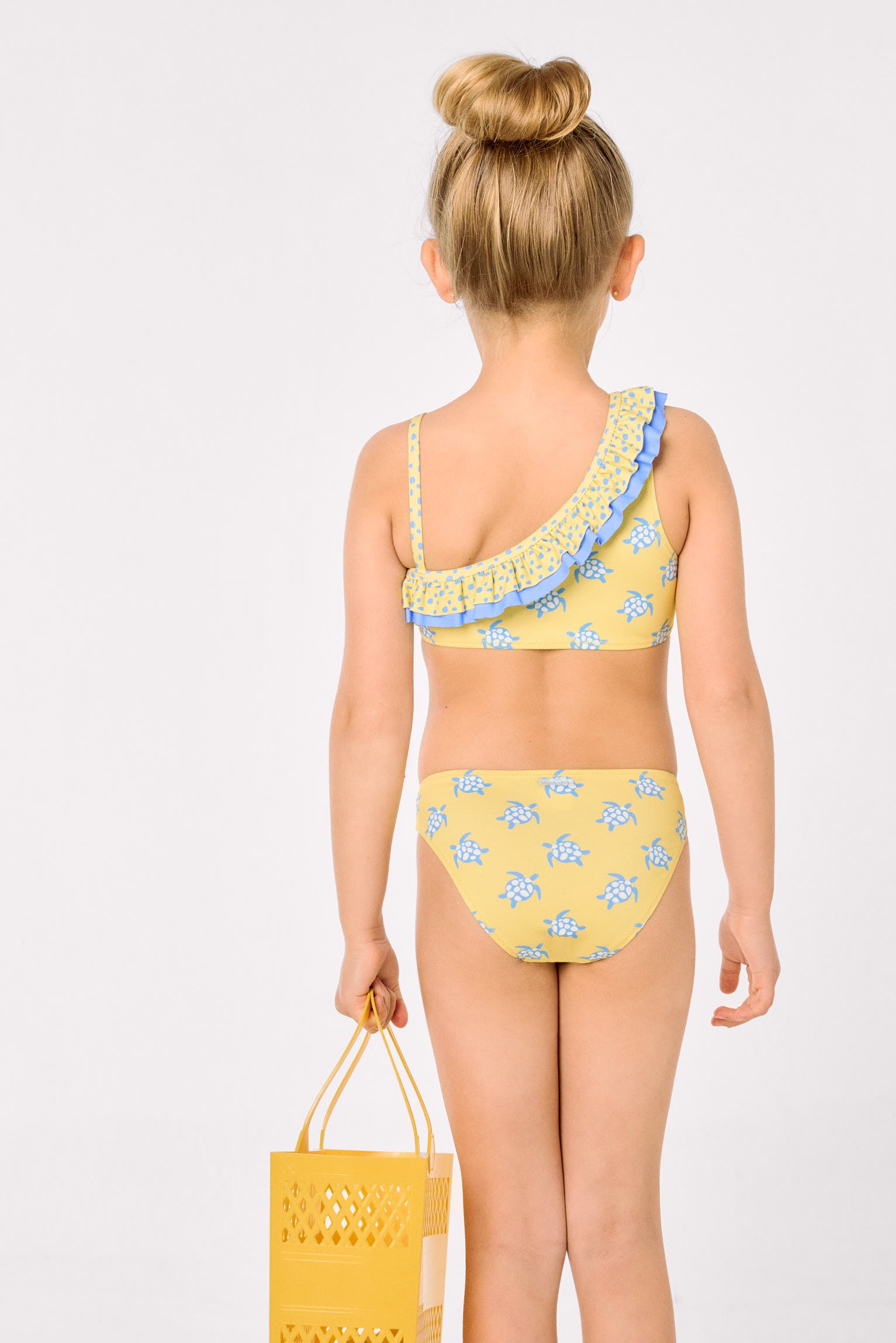 Bikini niña asimétrico detalle volantes estampado tortugas - Ysabel Mora