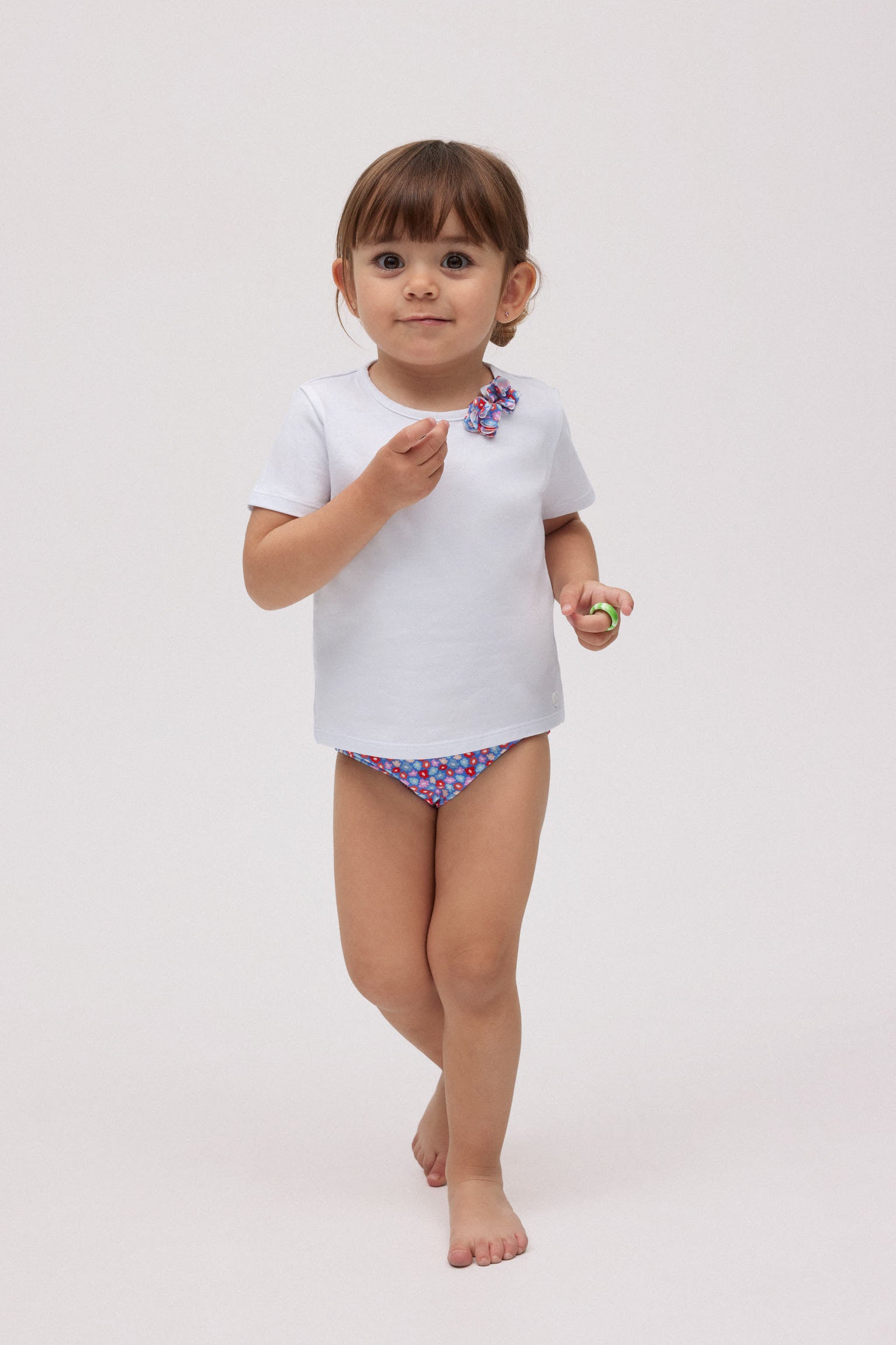 Ensemble maillot de bain bébé petites fleurs et t-shirt