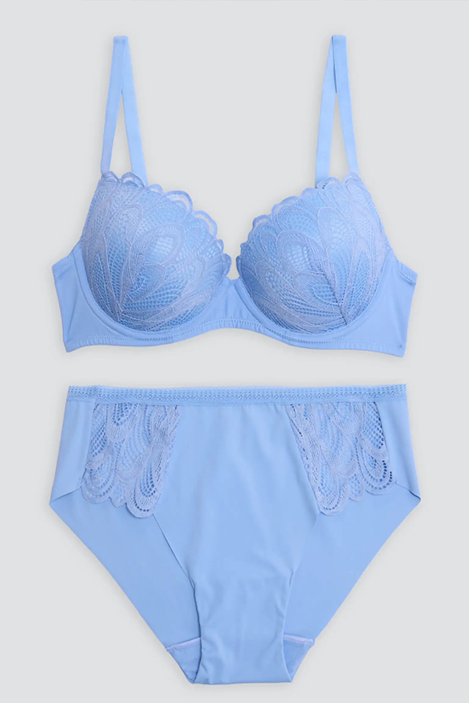 Conjunto lencero sujetador push up y braga midi con encaje azul