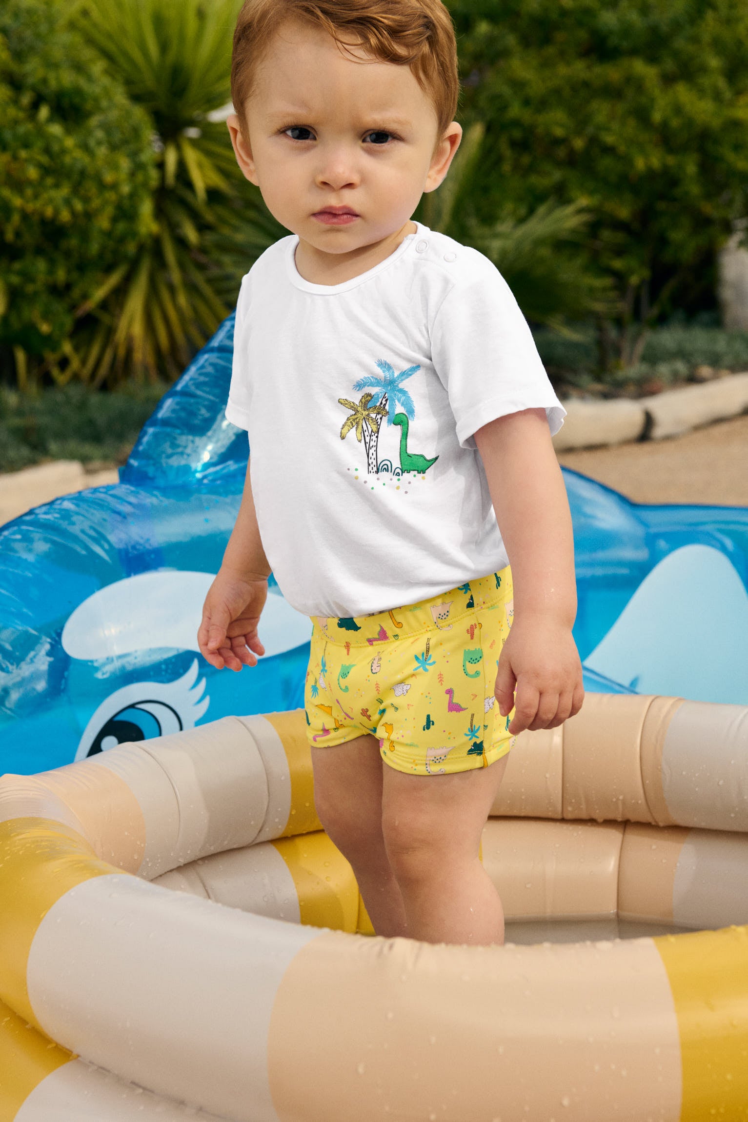 Conjunto camiseta y bañador bóxer bebé estampado dinosaurios - Ysabel Mora