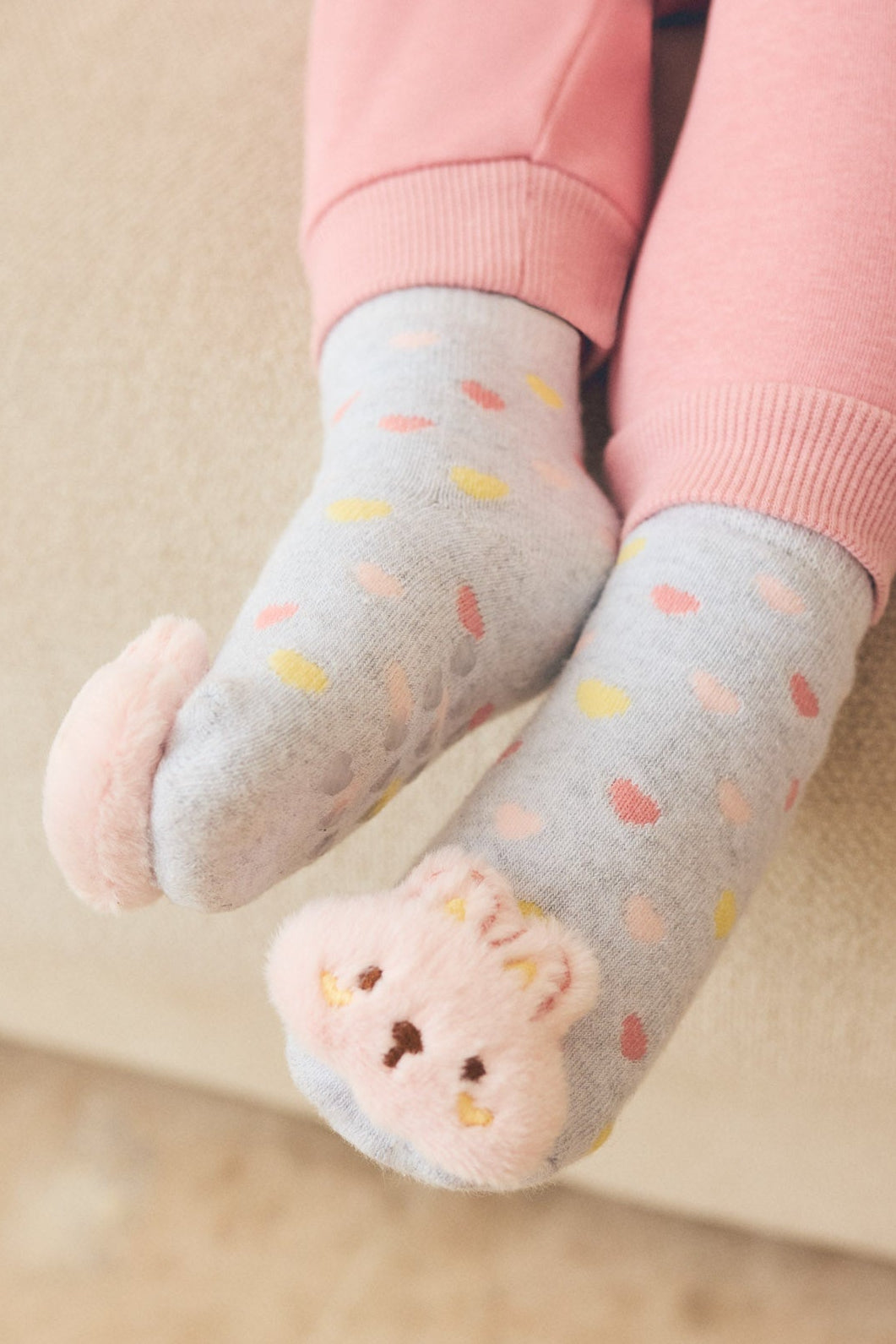 Lot de 2 chaussettes thermiques sensorielles bébé lapins 3D