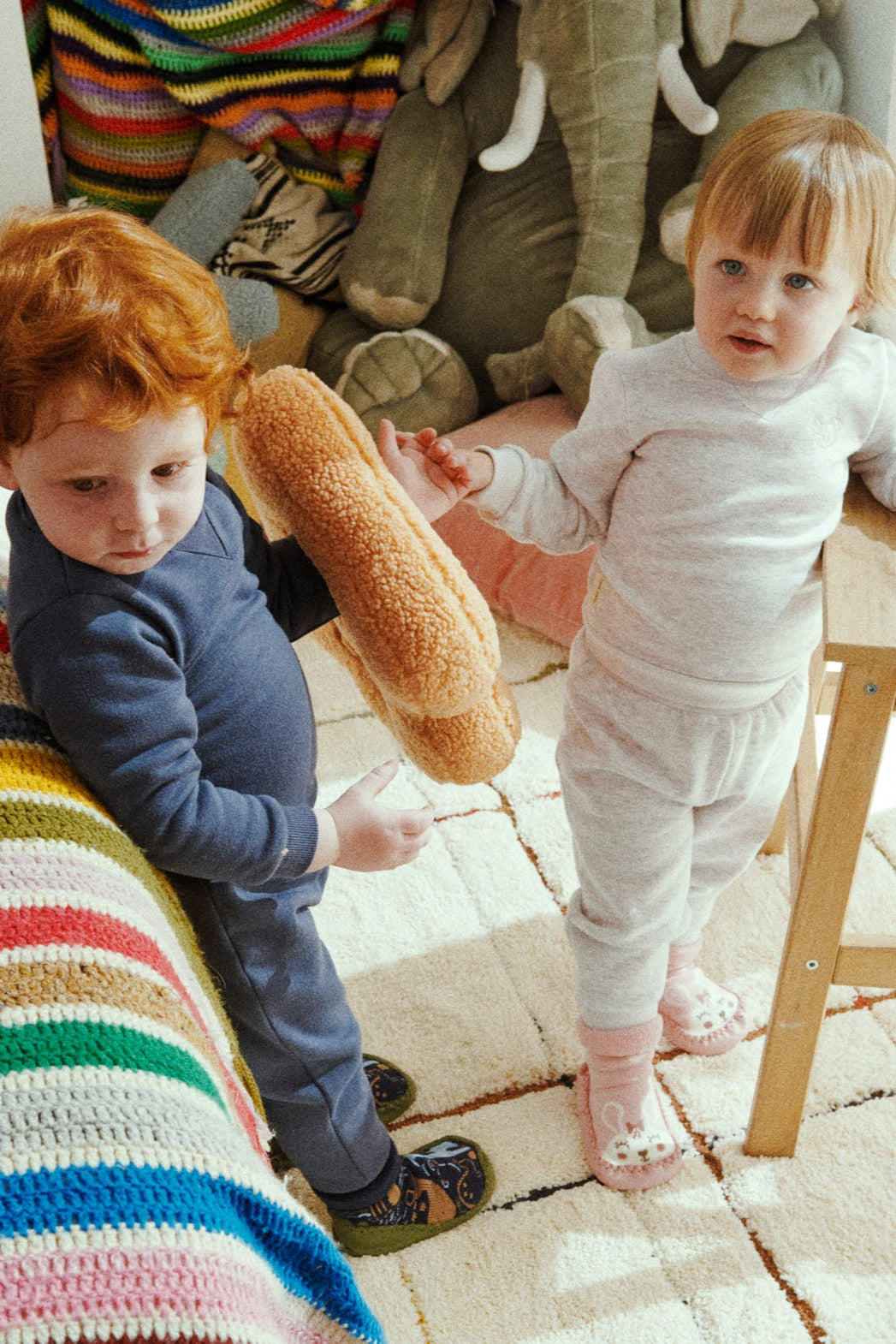 Chaussons-chaussettes thermiques pour bébé avec semelle antidérapante Dino