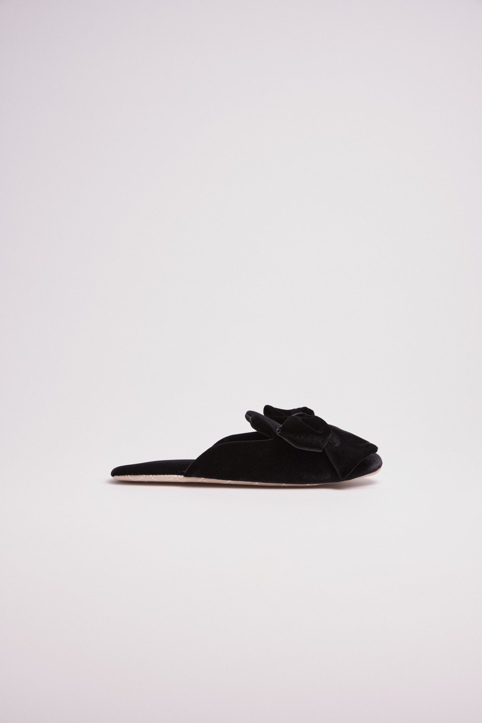 14041-4-zapatillas-ysabel-mora - Negro