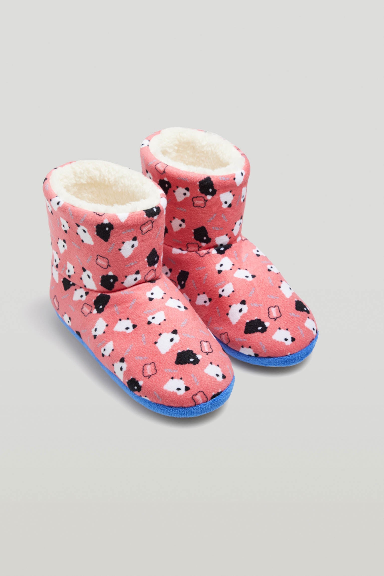 Bottes en peluche pour moutons