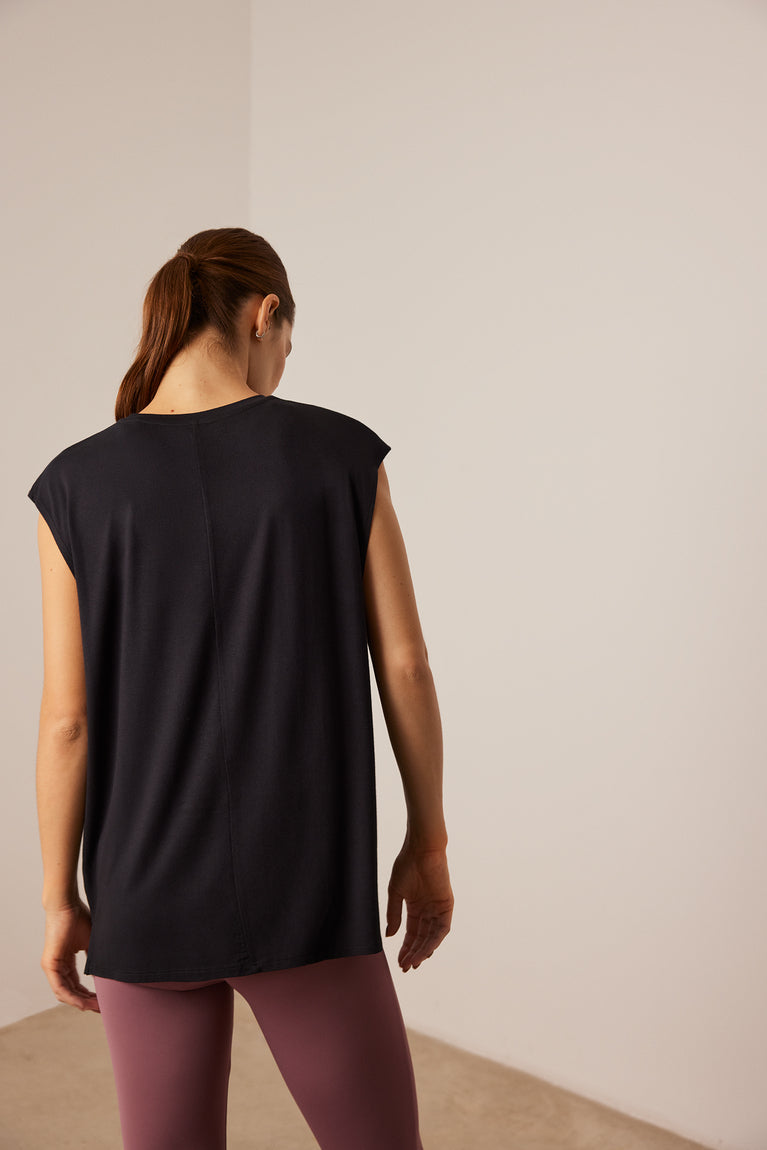 70805-3-ropa-deportiva-camiseta-manga-corta-ysabel-mora - Negro