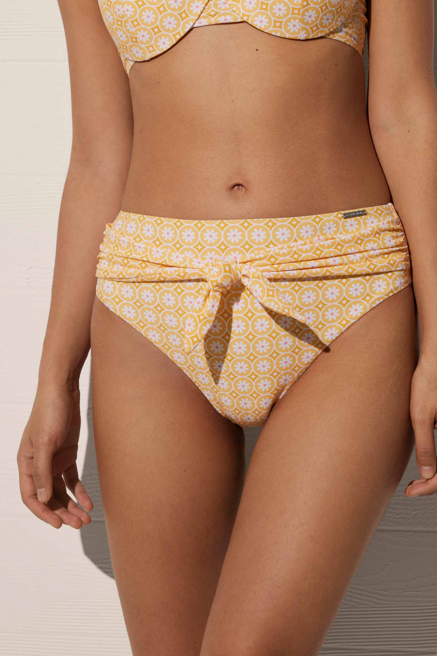 Braga bikini alta estampada con detalle de nudo - Ysabel Mora